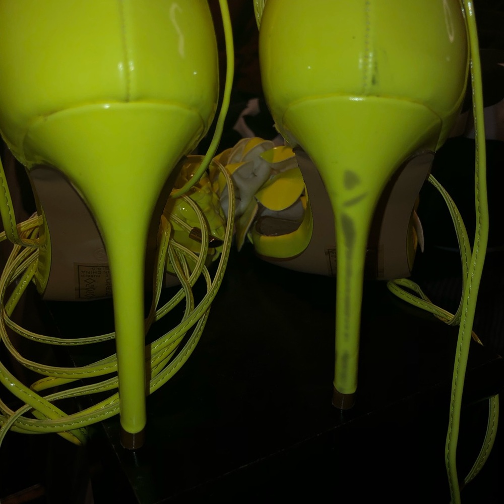 Heels - Picture 4 of 5
